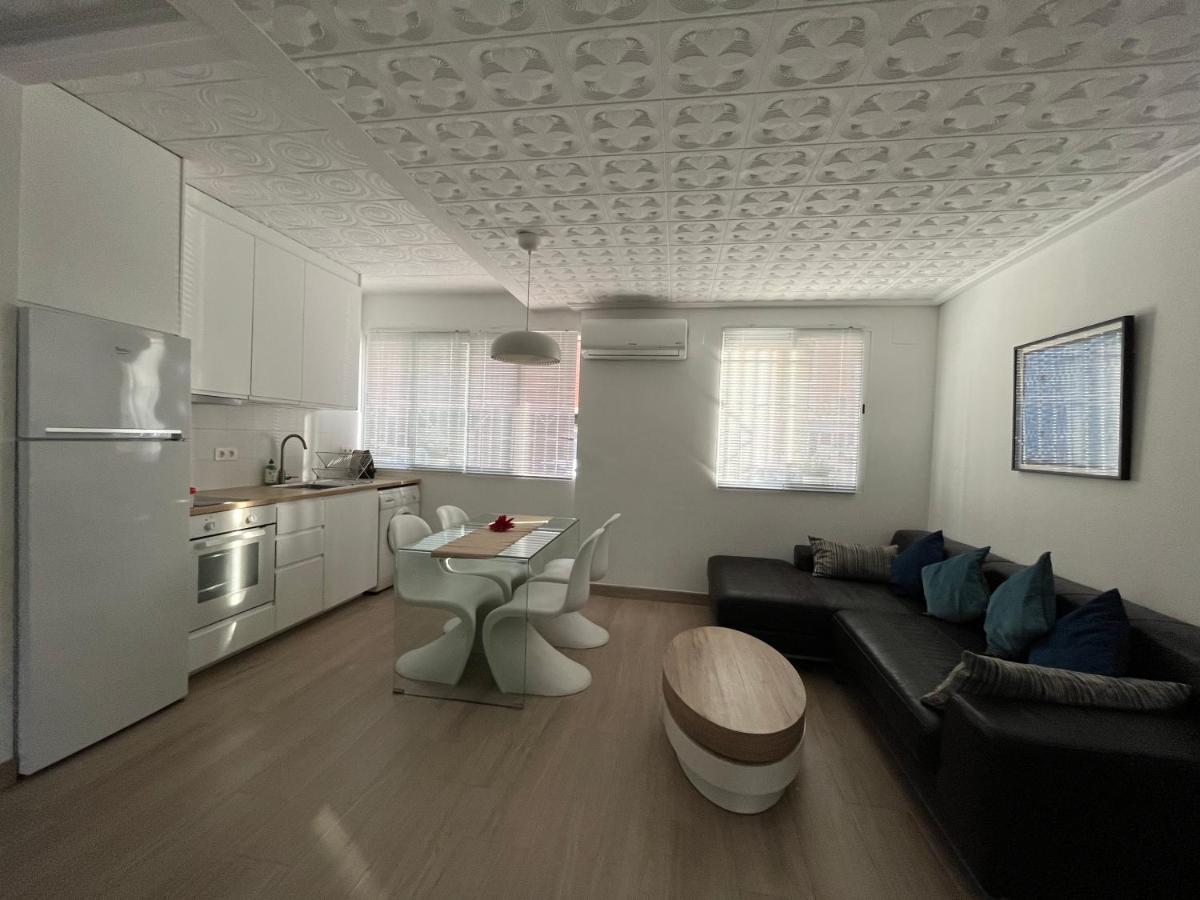 Modernized 3-Bedroom Flat 500M To The Beach Валенсия Экстерьер фото