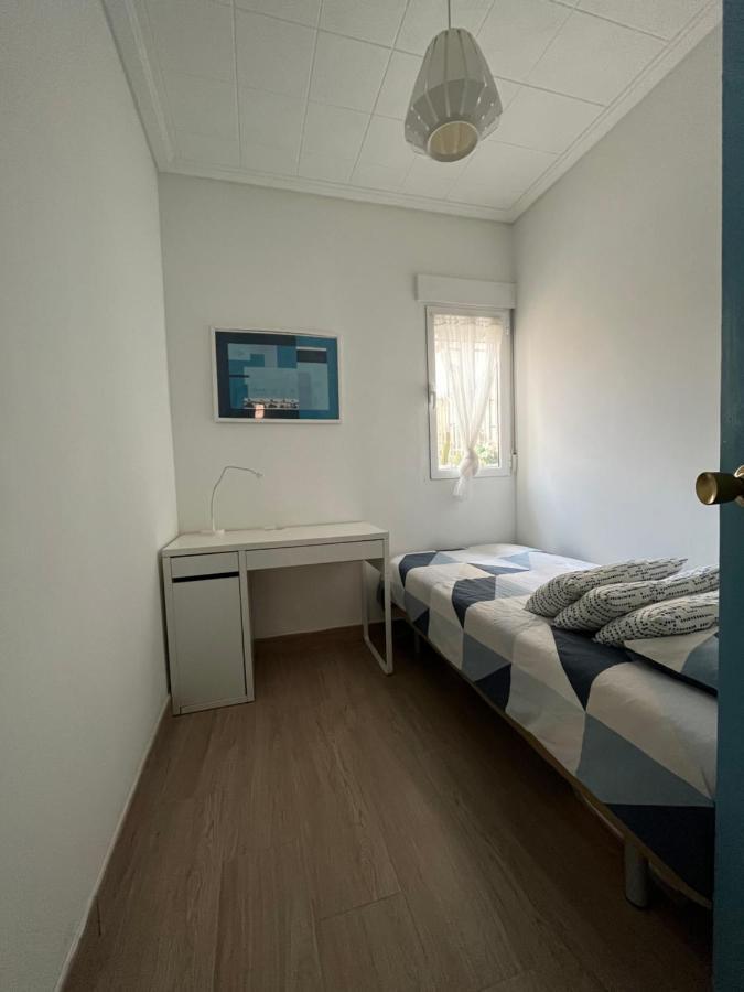 Modernized 3-Bedroom Flat 500M To The Beach Валенсия Экстерьер фото