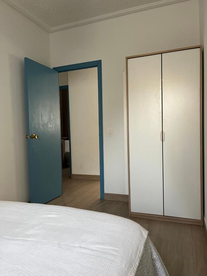 Modernized 3-Bedroom Flat 500M To The Beach Валенсия Экстерьер фото